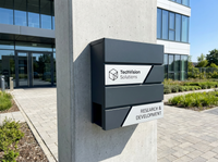 Poštni nabiralnik z logotipom